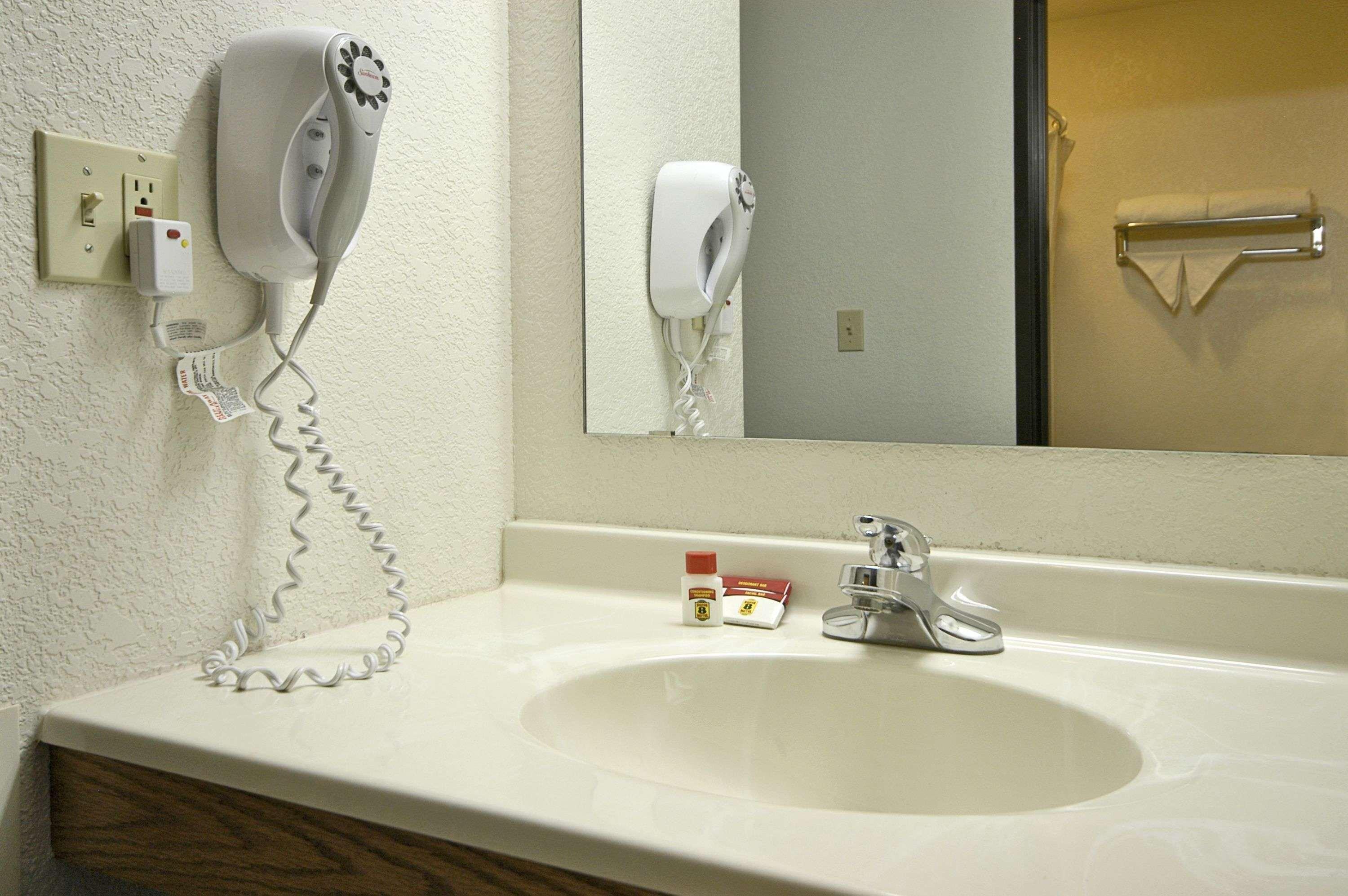 Clarion Pointe Prescott Valley Room photo